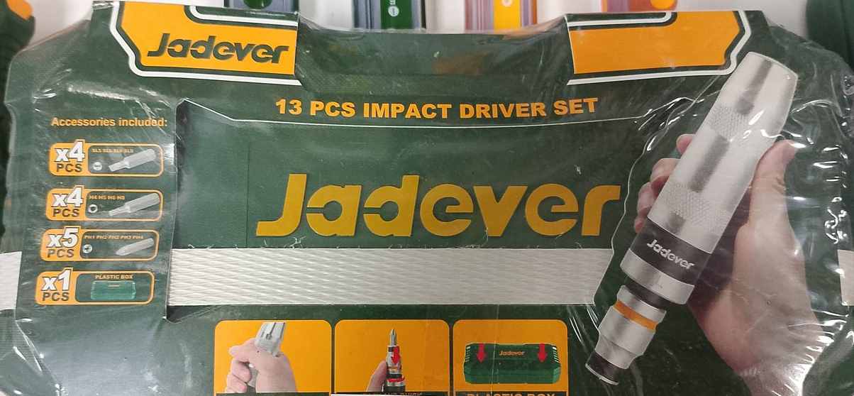 Отвертка JADEVER ударная с бит. 13шт