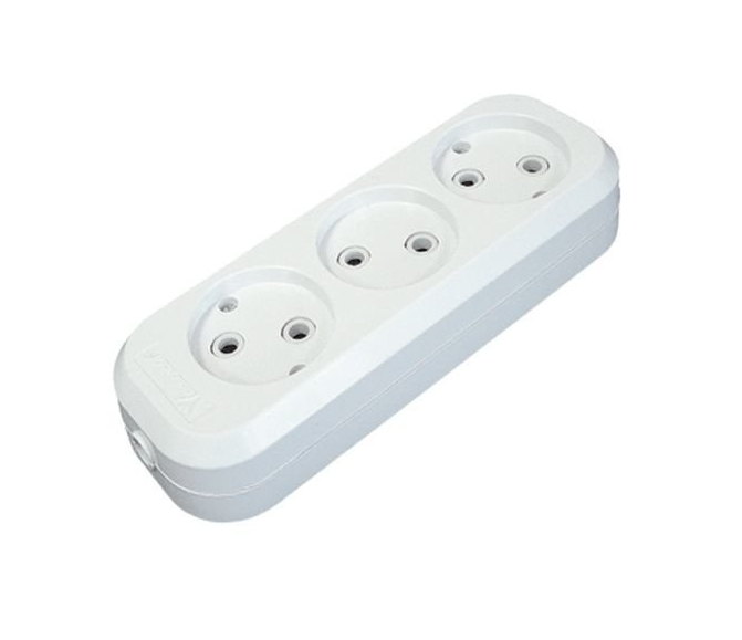 Колодка удл. UNIVERSAL 10А 220В белый трехместная б/з