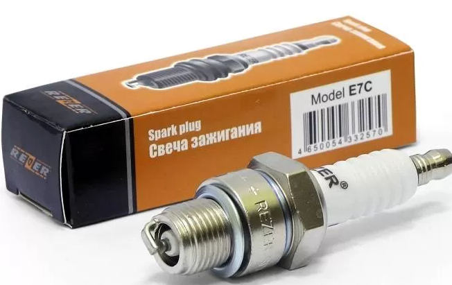 Свеча зажигания REZER E7C для бензо- и  электропил