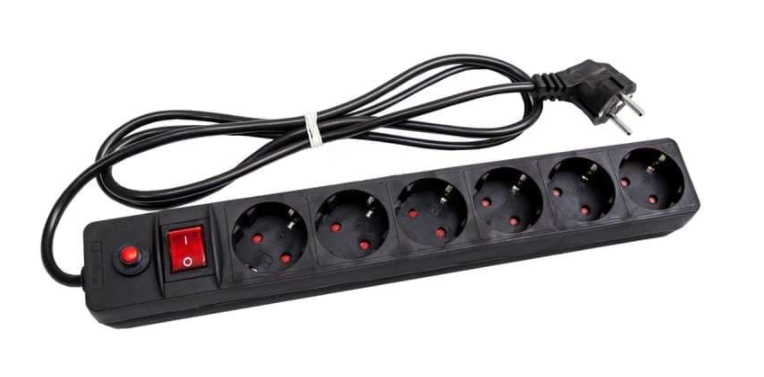 Сетевой фильтр UNIVERSAL 10А 3 м 6 розеток с выключателем черный с заземлением