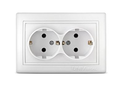 Розетка UNIVERSAL "Севиль" 16А 220В с/у белый двухместная с заземлением