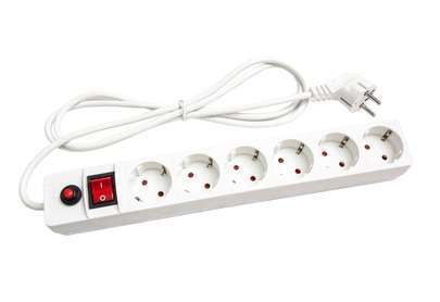 Сетевой фильтр UNIVERSAL 10А с/з 6 розеток с выключателем белый 7 м