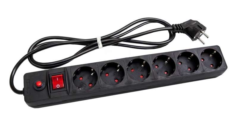 Сетевой фильтр UNIVERSAL 3x0.75 2200Вт 10А 5м чер. шест. с зазем.