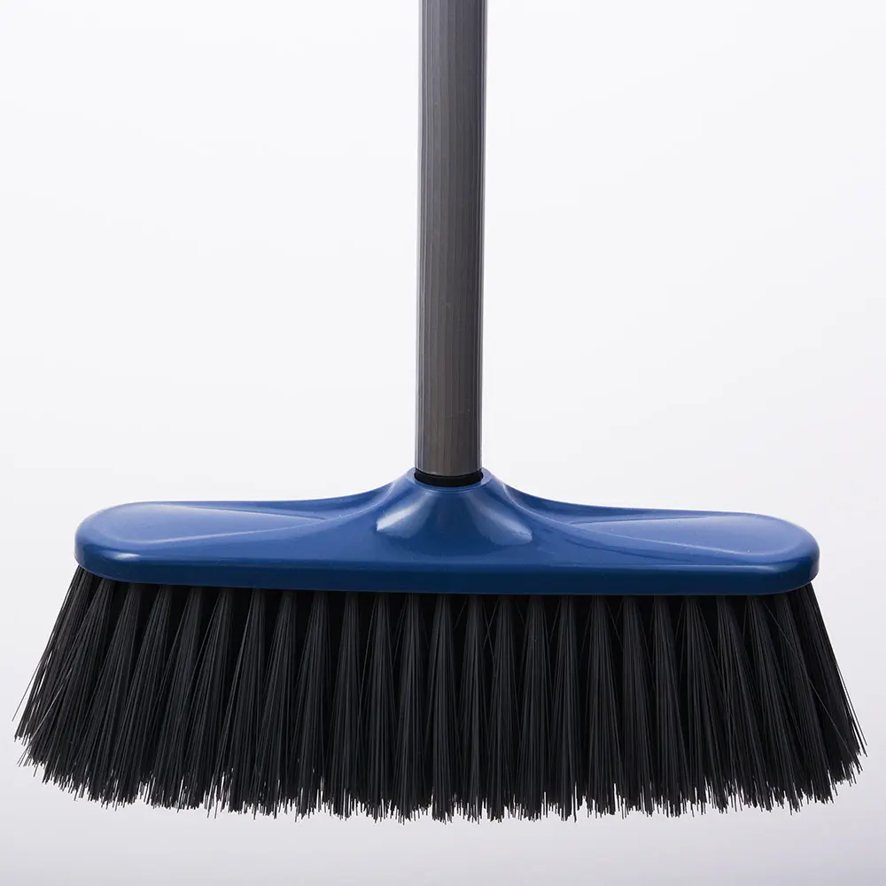 Щеткадля подметания MARTIKA "Фанго" для подметания с черенком